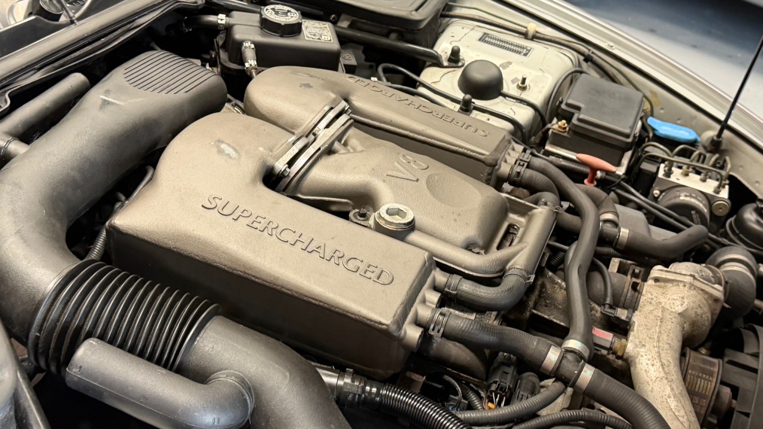 2000 Jaguar XKR 4.0 Supercharged, exterior view 3