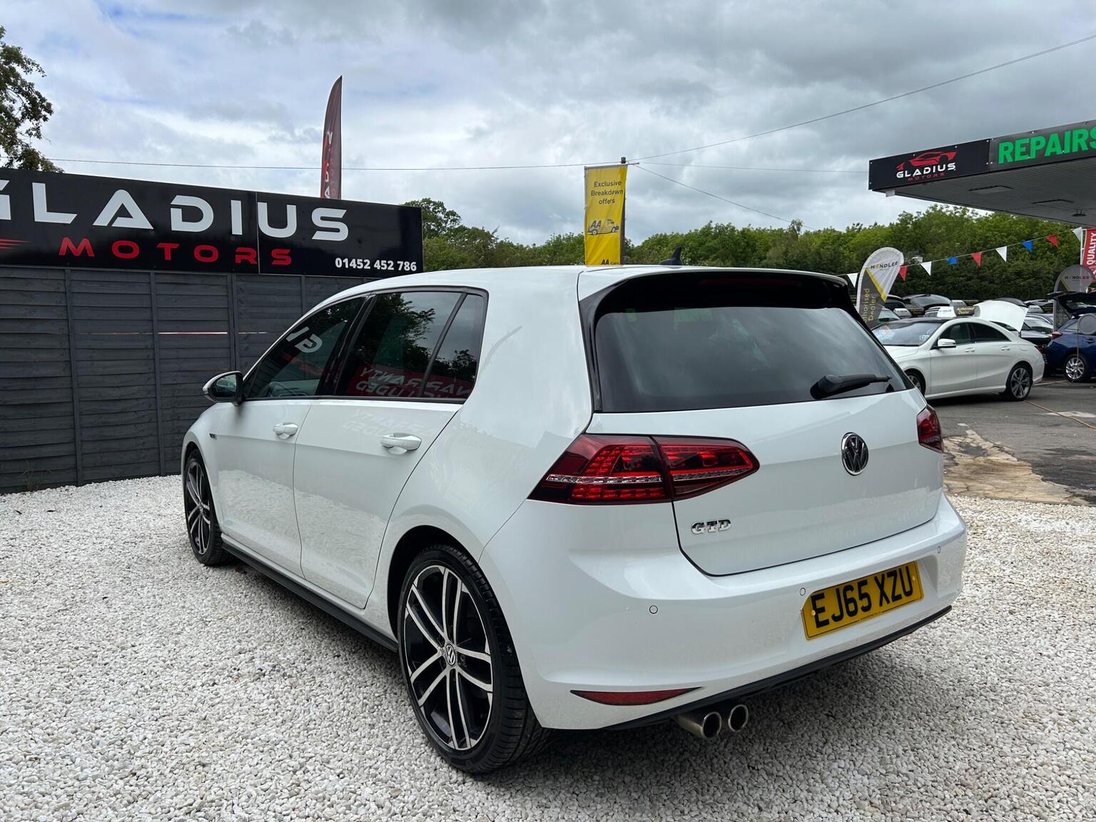 2016 Volkswagen GOLF 2.0 TDI BlueMotion Tech GTD DSG Euro 6 (s/s) 5dr, exterior view 4