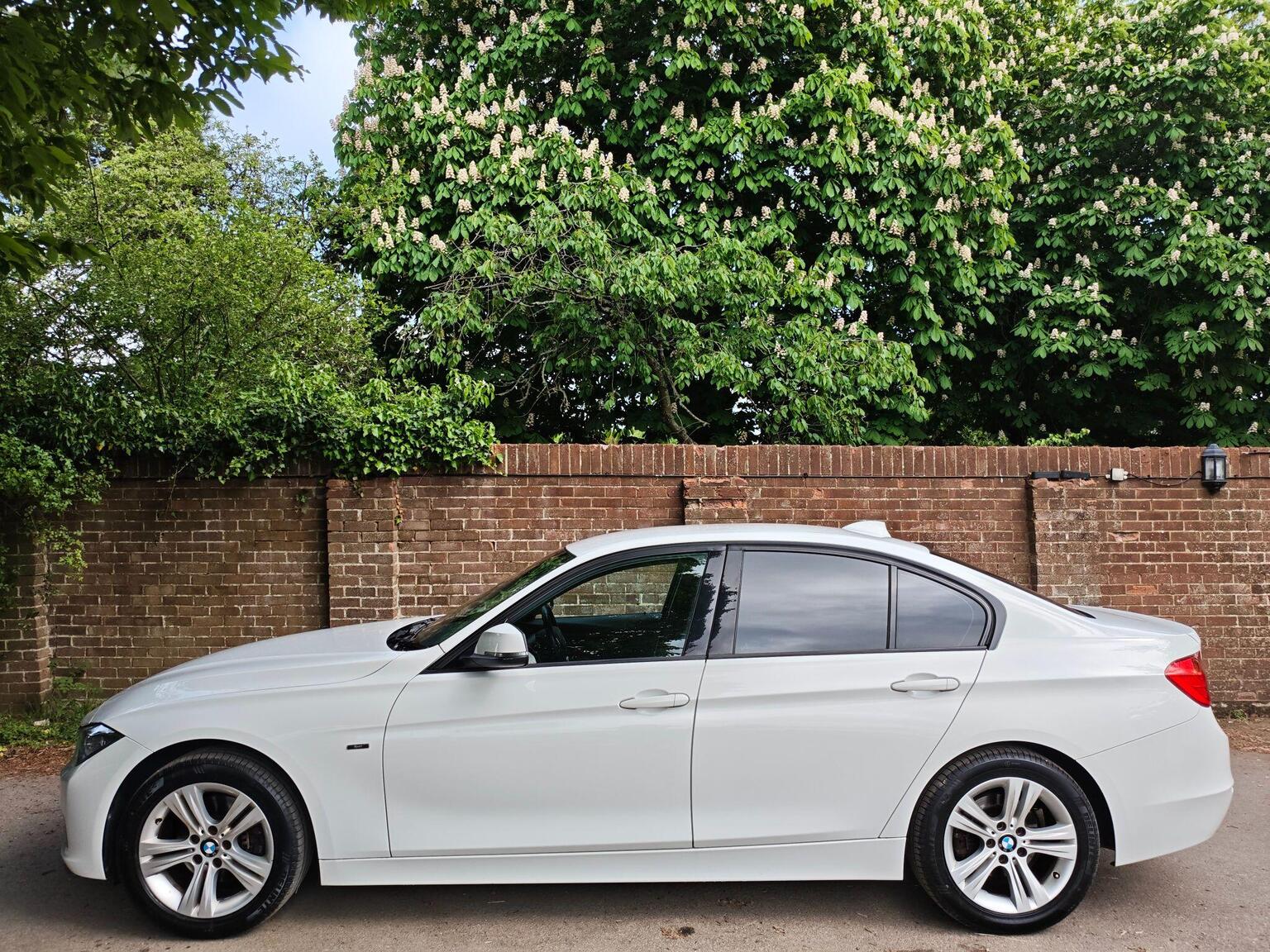 2013 BMW 3 SERIES 2.0 320i Sport Auto Euro 6 (s/s) 4dr