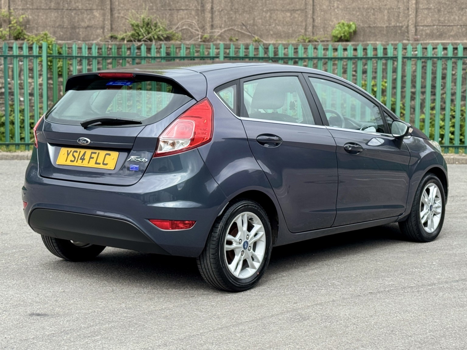 2014 Ford FIESTA 1.25 Zetec, exterior view 4