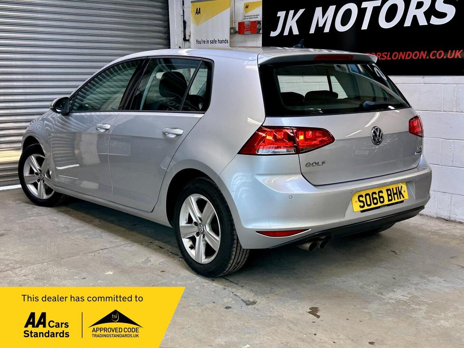 2017 Volkswagen GOLF 1.4 TSI BlueMotion Tech Match Edition Euro 6 (s/s) 5dr, exterior view 3
