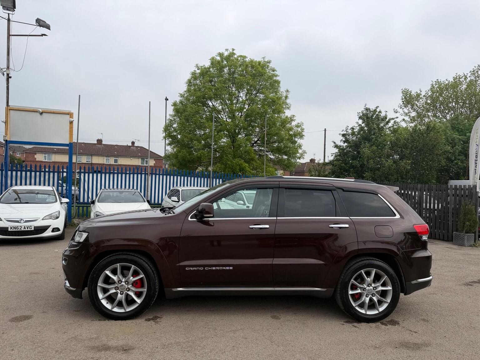 2014 Jeep GRAND CHEROKEE 3.0 V6 CRD Summit Auto 4WD Euro 5 5dr, exterior view 3