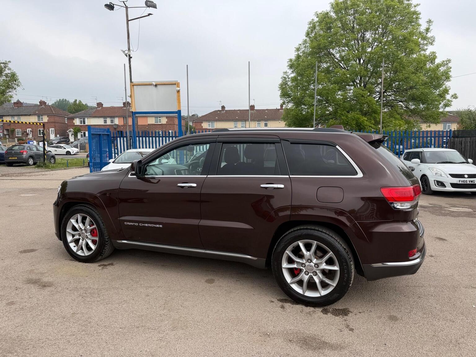 2014 Jeep GRAND CHEROKEE 3.0 V6 CRD Summit Auto 4WD Euro 5 5dr, exterior view 4
