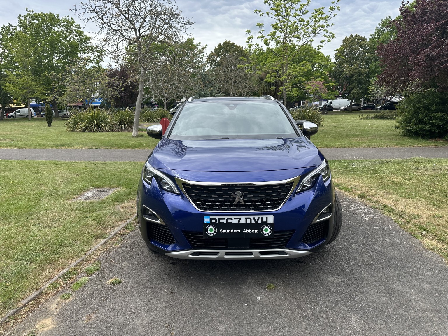 2017 Peugeot 3008 2.0 BlueHDi GT, exterior view 2