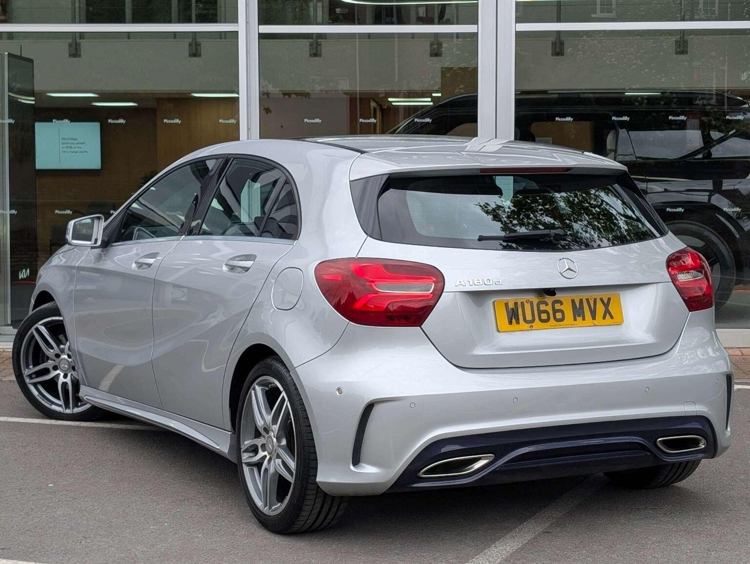 2016 Mercedes-Benz A CLASS 1.5 A180d AMG Line (Premium Plus) Euro 6 (s/s) 5dr, exterior view 3