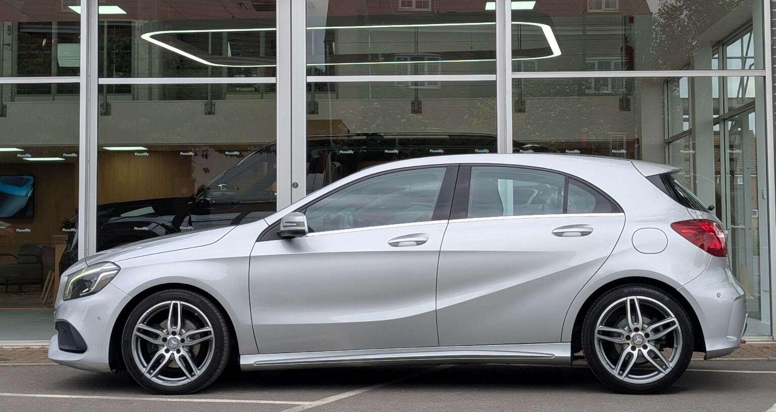 2016 Mercedes-Benz A CLASS 1.5 A180d AMG Line (Premium Plus) Euro 6 (s/s) 5dr, exterior view 4
