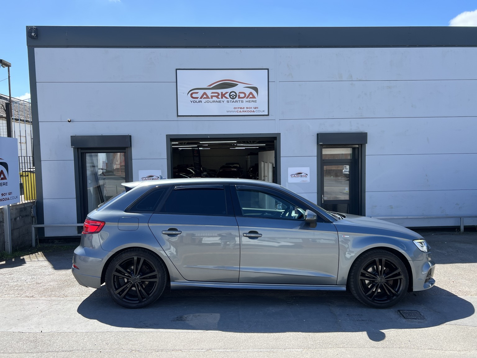 2017 Audi A3 1.6 TDI S line, exterior view 3