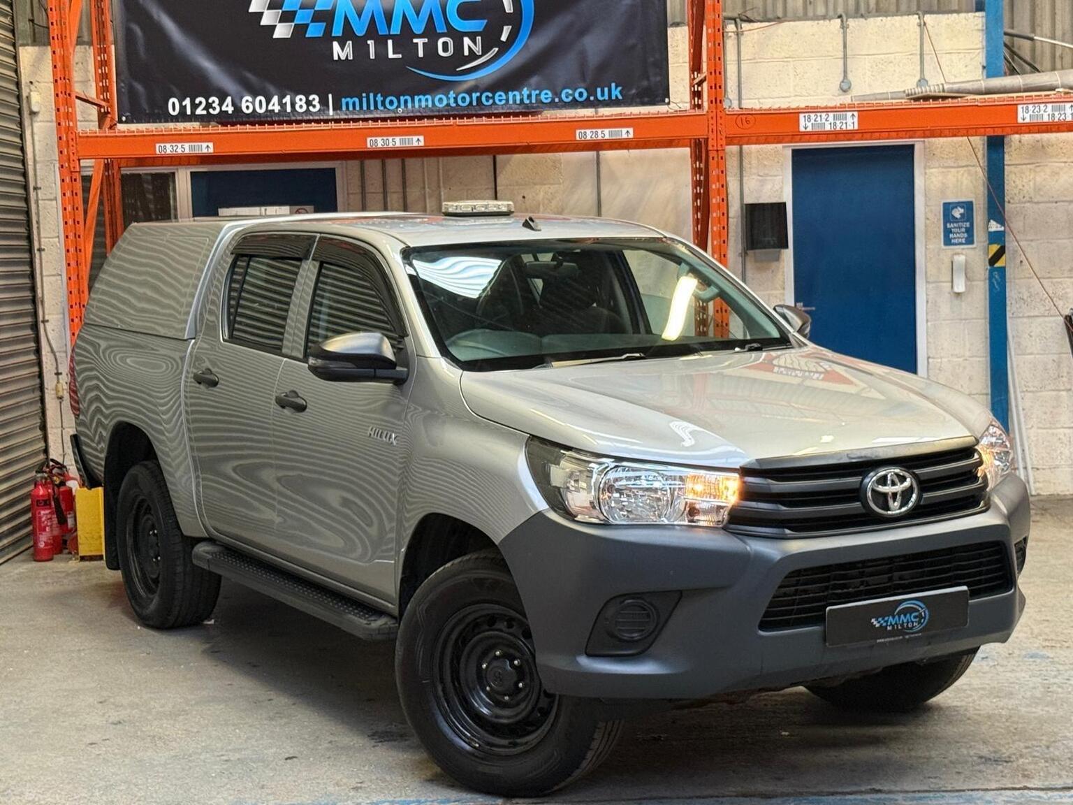 2020 Toyota HILUX 2.4 D-4D Active 4WD Euro 6 4dr (3.5t) for sale, exterior front view