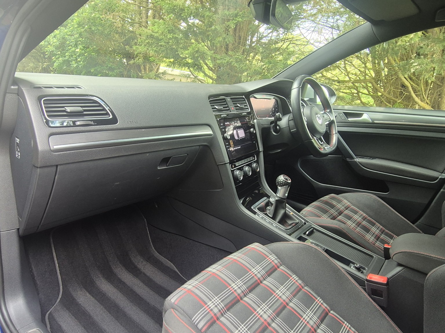 2019 Volkswagen GOLF 2.0 TSI GTI Performance, exterior view 3