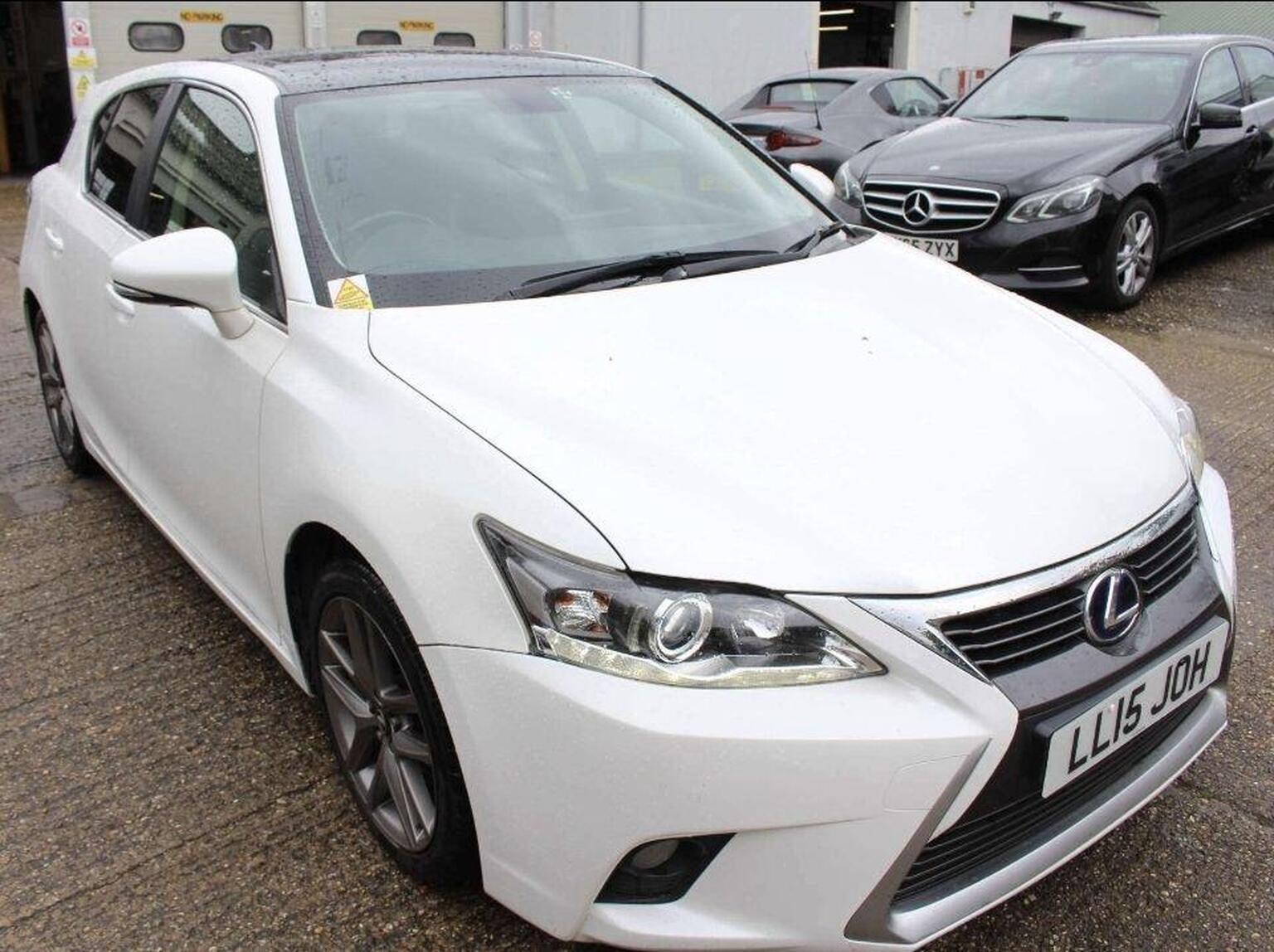 2015 Lexus CT 1.8 200h Advance Plus CVT Euro 6 (s/s) 5dr, exterior view 4