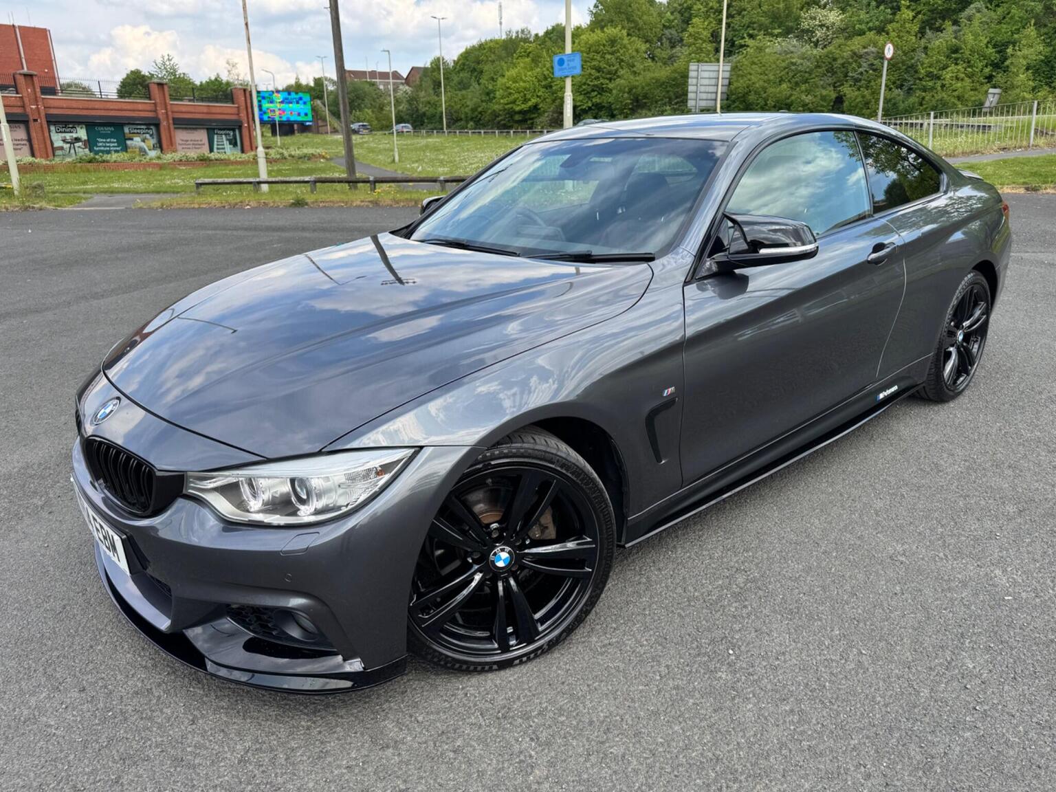 2014 BMW 4 SERIES 2.0 420d M Sport Auto xDrive Euro 6 (s/s) 2dr, exterior view 3
