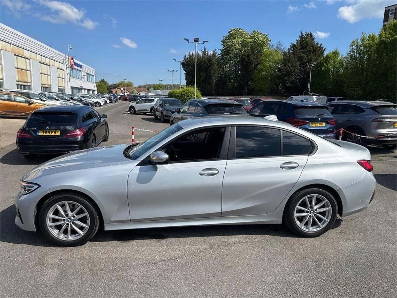 2020 BMW 3 SERIES 2.0 320d MHT SE Auto Euro 6 (s/s) 4dr, exterior view 3