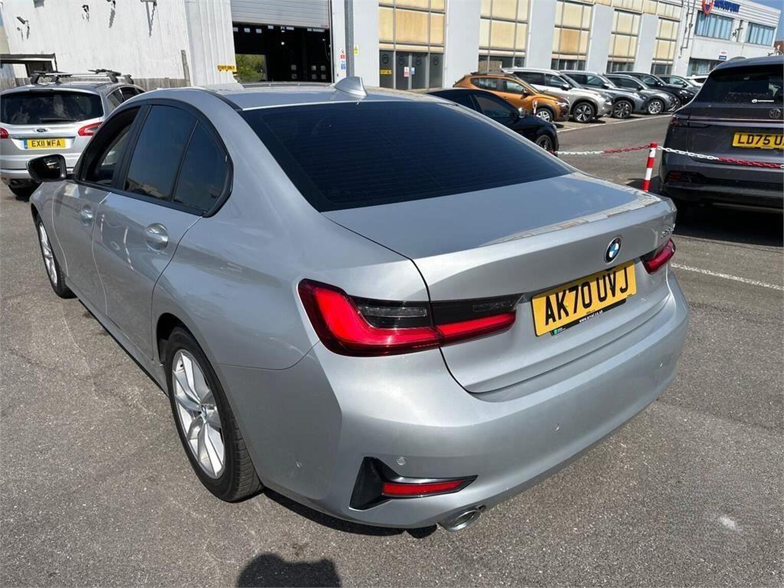 2020 BMW 3 SERIES 2.0 320d MHT SE Auto Euro 6 (s/s) 4dr, exterior view 4