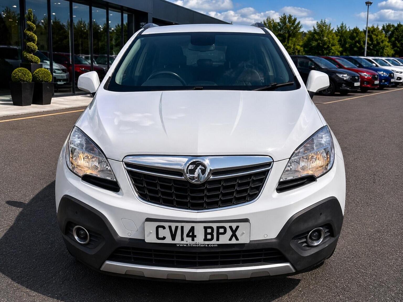 2014 Vauxhall MOKKA 1.7 CDTi Exclusiv 2WD Euro 5 (s/s) 5dr, exterior view 2