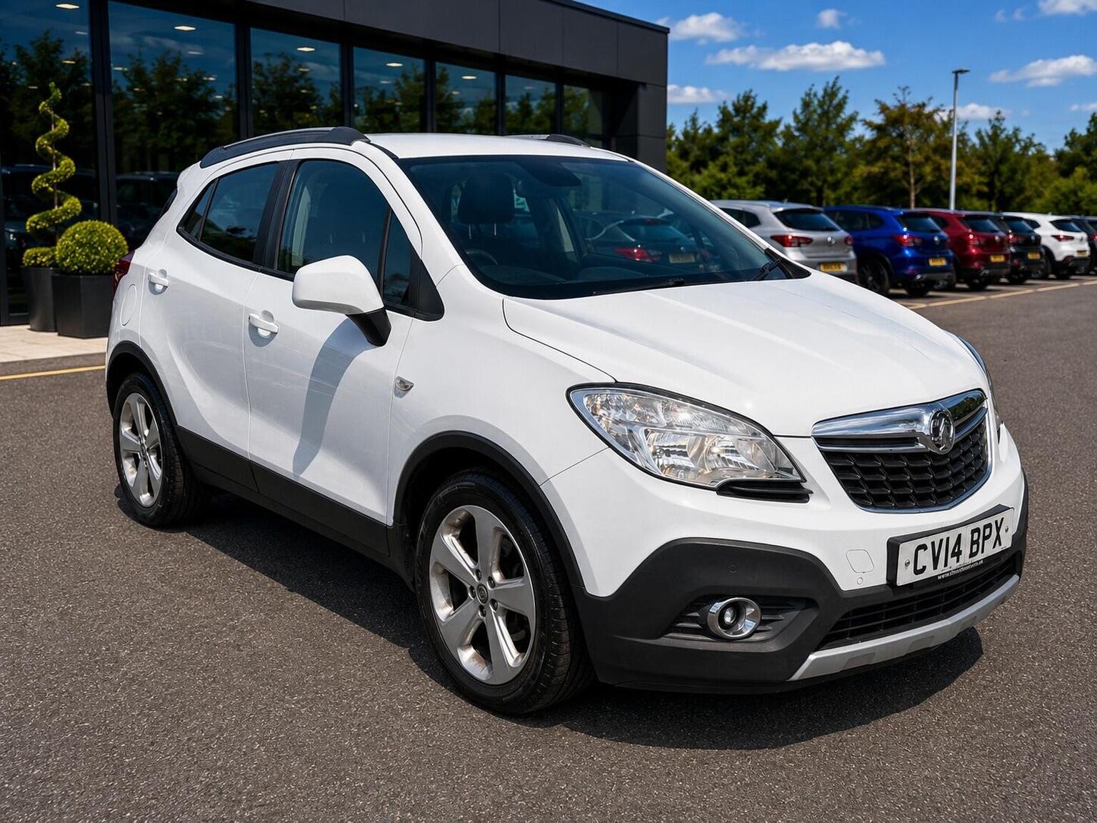 2014 Vauxhall MOKKA 1.7 CDTi Exclusiv 2WD Euro 5 (s/s) 5dr, exterior view 3