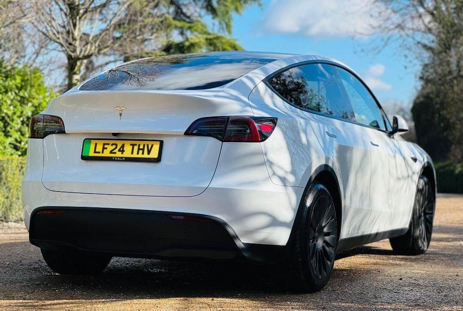 2024 Tesla MODEL Y Auto RWD 5dr, exterior view 3