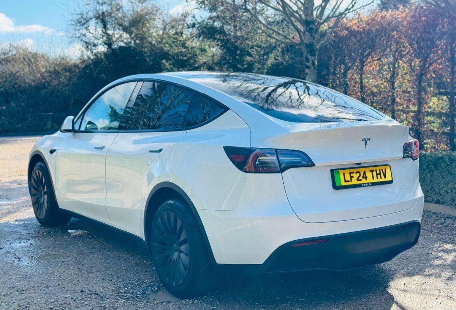 2024 Tesla MODEL Y Auto RWD 5dr, exterior view 4