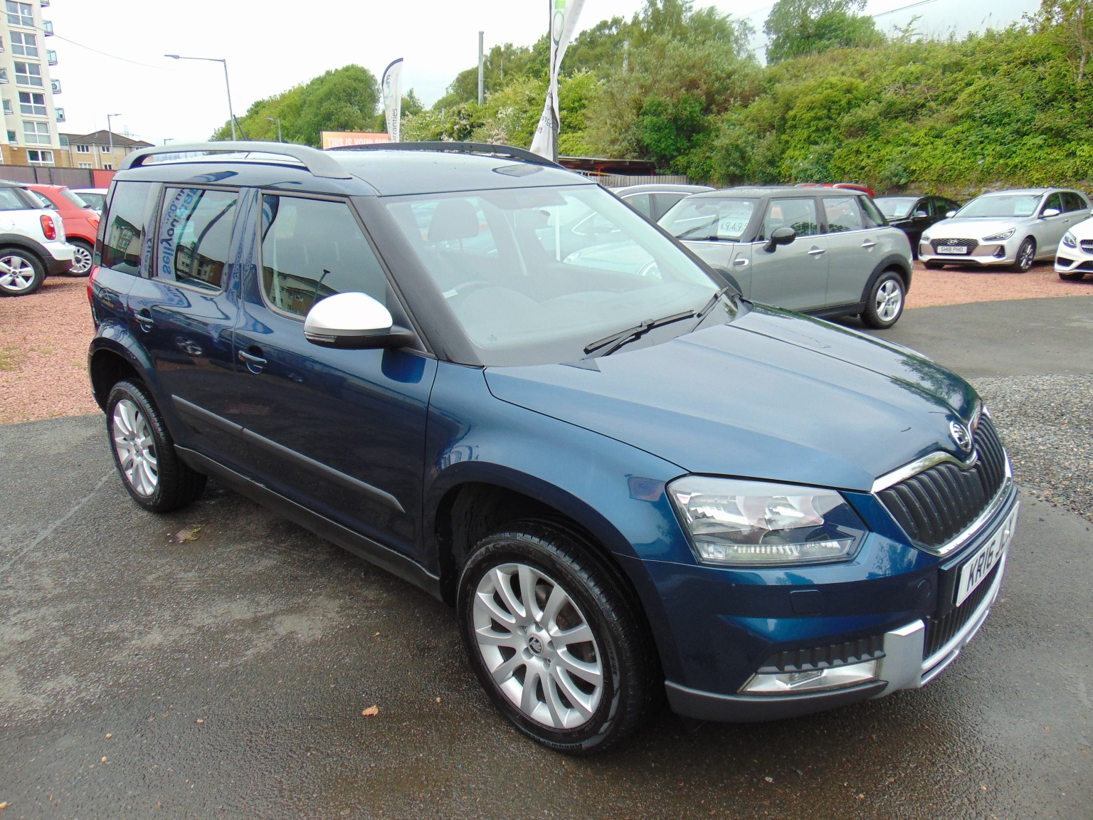 2016 Skoda YETI 2.0 TDI SE * MOT MAY 2027 * FINANCE AVAILABLE * FREE 6 MONTHS WARRANTY * PART EXCHANGES WELCOME *, exterior view 3