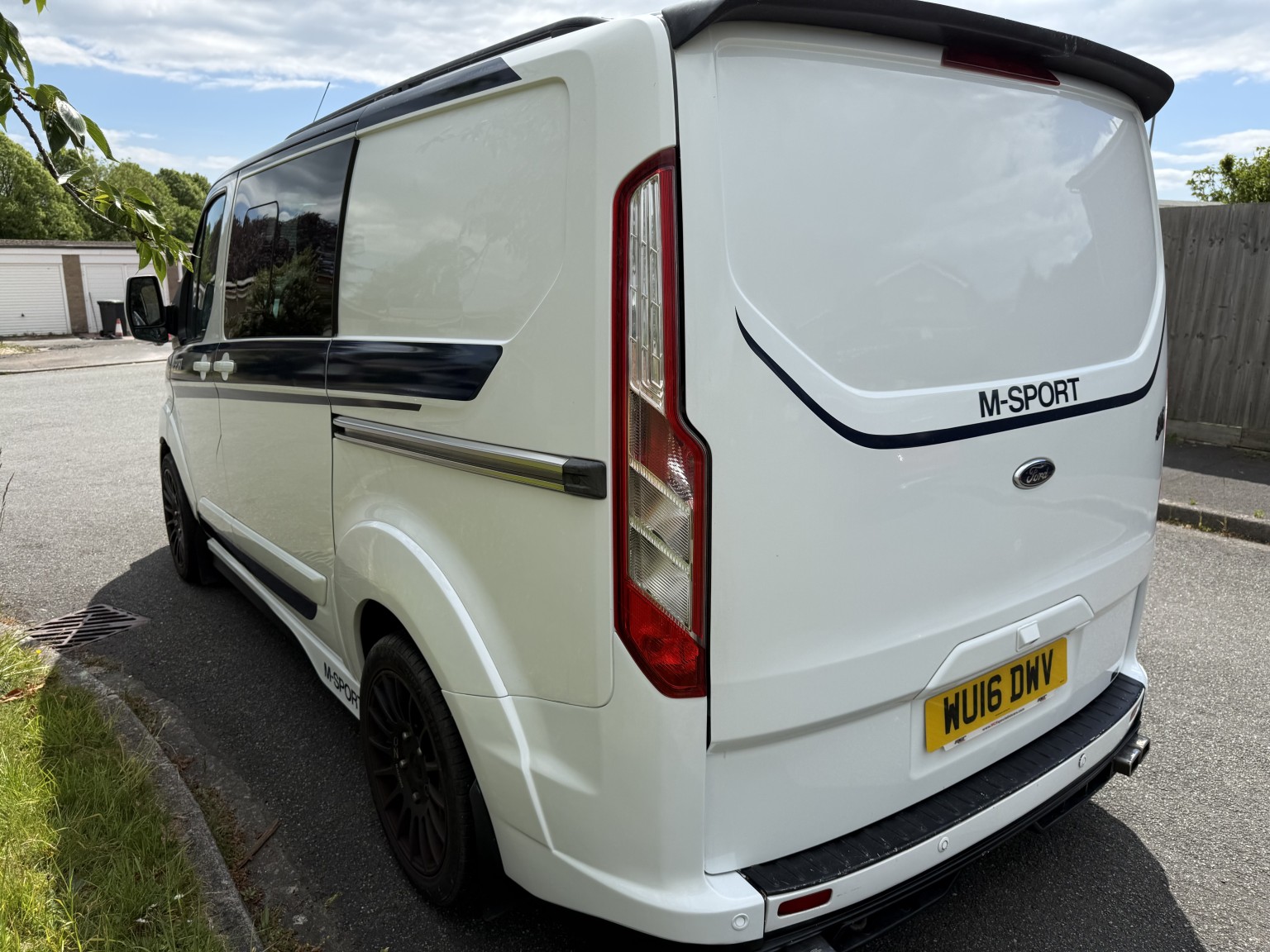 2016 Ford TRANSIT CUSTOM 2.2 TDCi 290 M-Sport Limited Edition (Number 44), exterior view 4