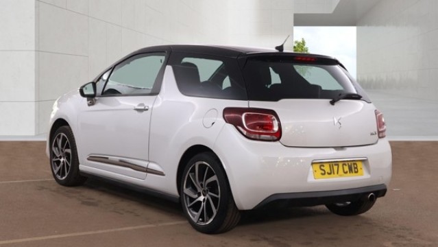 2017 Ds Automobiles DS 3 1.2 PureTech Connected Chic, exterior view 3