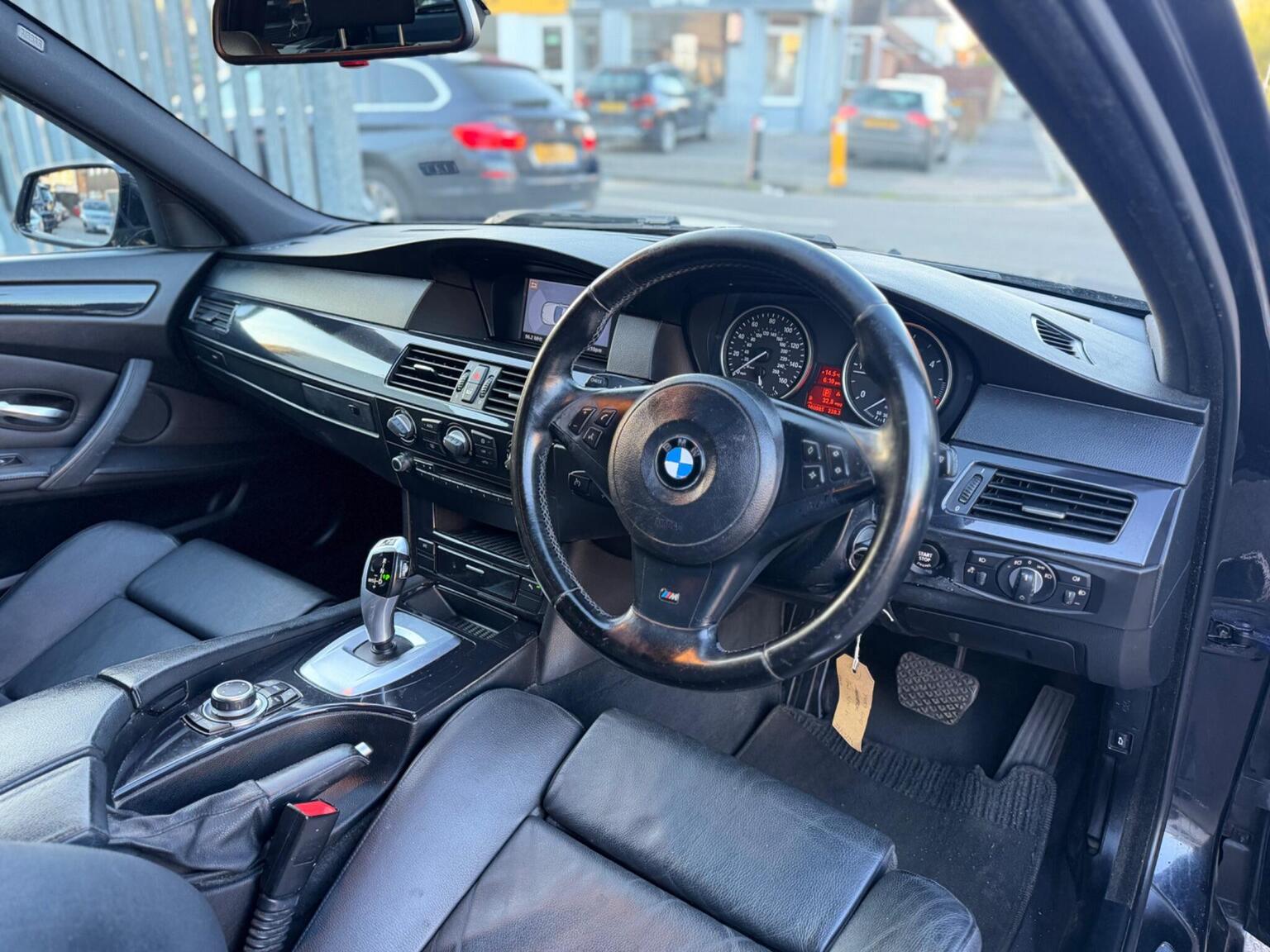 2009 BMW 5 SERIES 2.0 520d M Sport Touring Steptronic Euro 4 5dr, exterior view 3