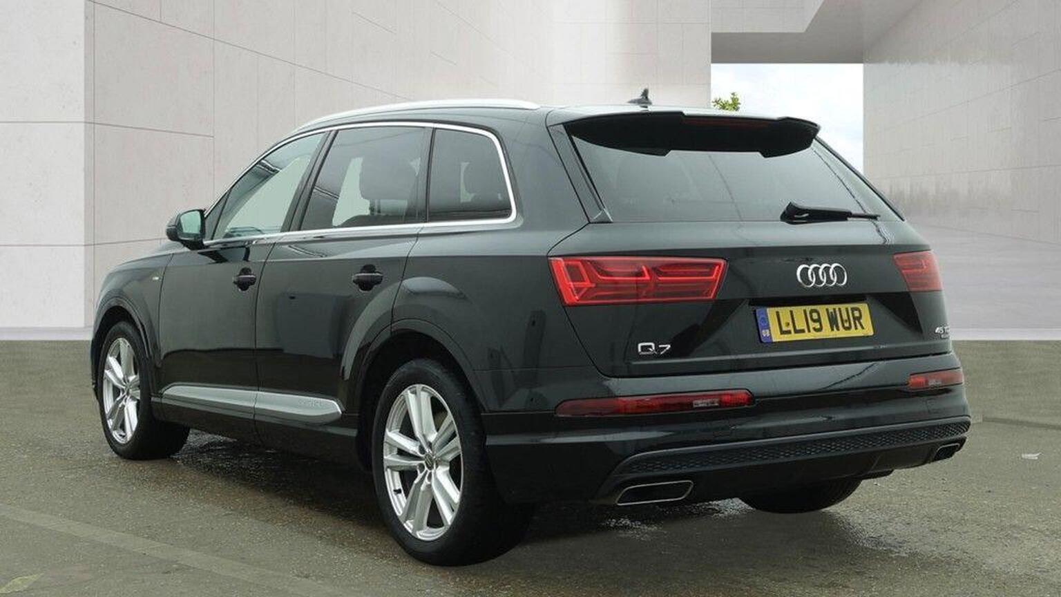 2019 Audi Q7 3.0 TDI V6 S line Tiptronic quattro Euro 6 (s/s) 5dr, exterior view 3