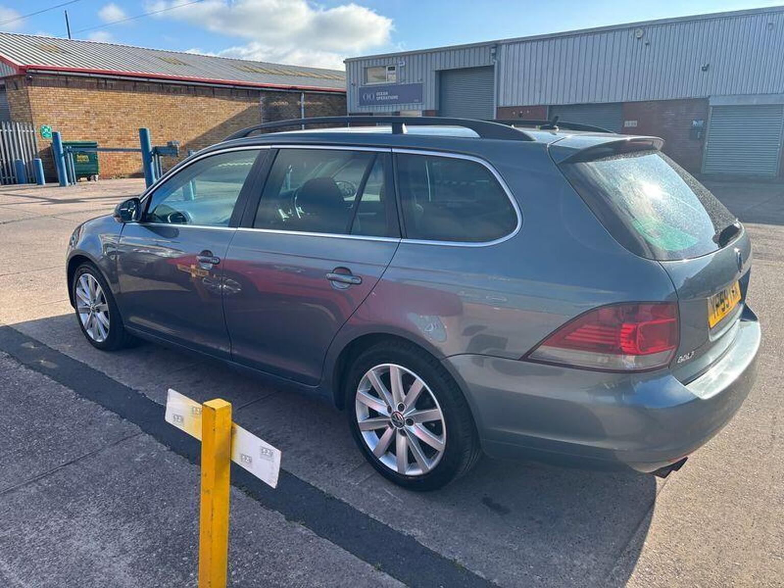 2010 Volkswagen GOLF 2.0 TDI Sportline Euro 5 5dr, exterior view 4
