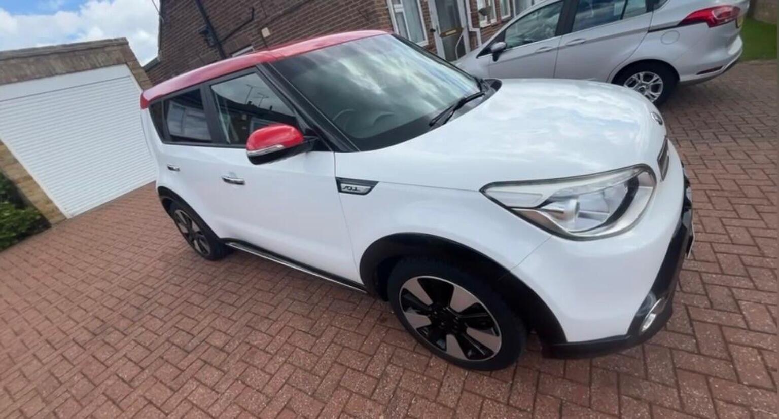 2015 Kia SOUL 1.6 CRDi Mixx Auto Euro 5 5dr for sale, exterior front view