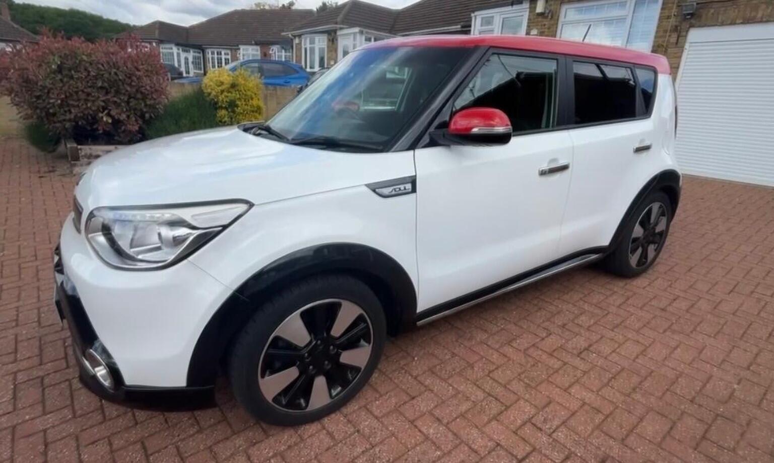 2015 Kia SOUL 1.6 CRDi Mixx Auto Euro 5 5dr, exterior view 3