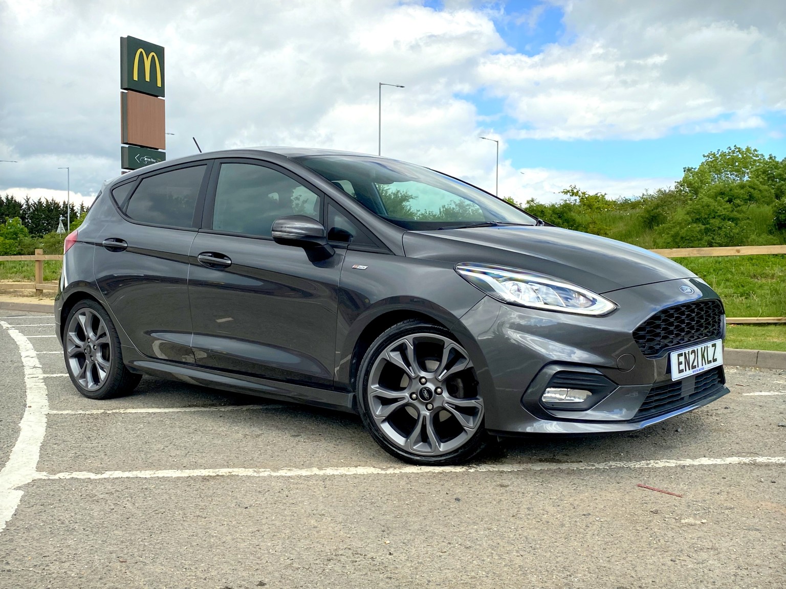 2021 FORD FIESTA ST-Line X Edition 5-Door 1.0 EcoBoost MHEV 125 - 32,700 miles. SYNC 3 Sat Nav, B&O, 18" Alloys. Grey
