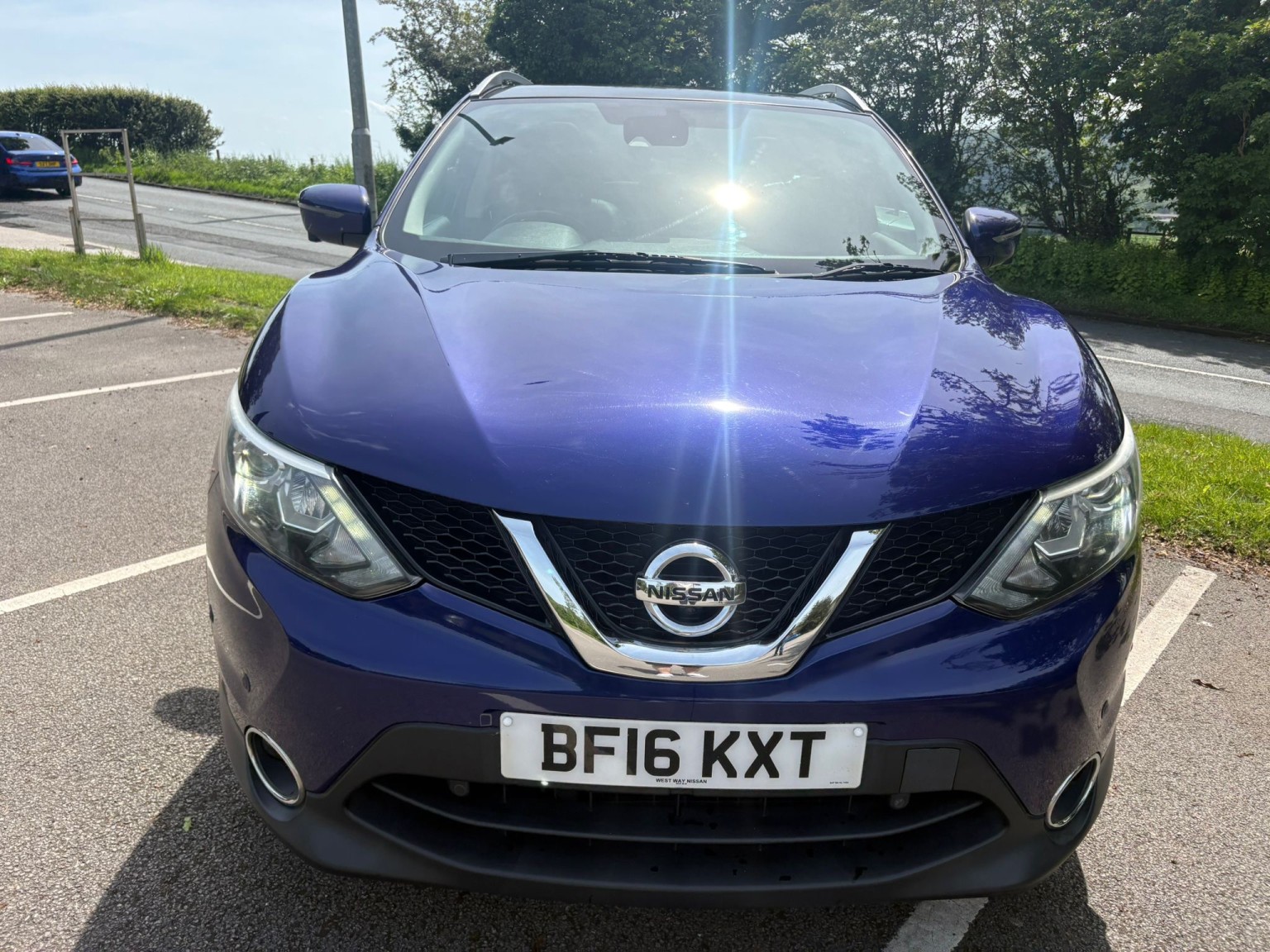 2016 Nissan QASHQAI 1.5 dCi Tekna, exterior view 2