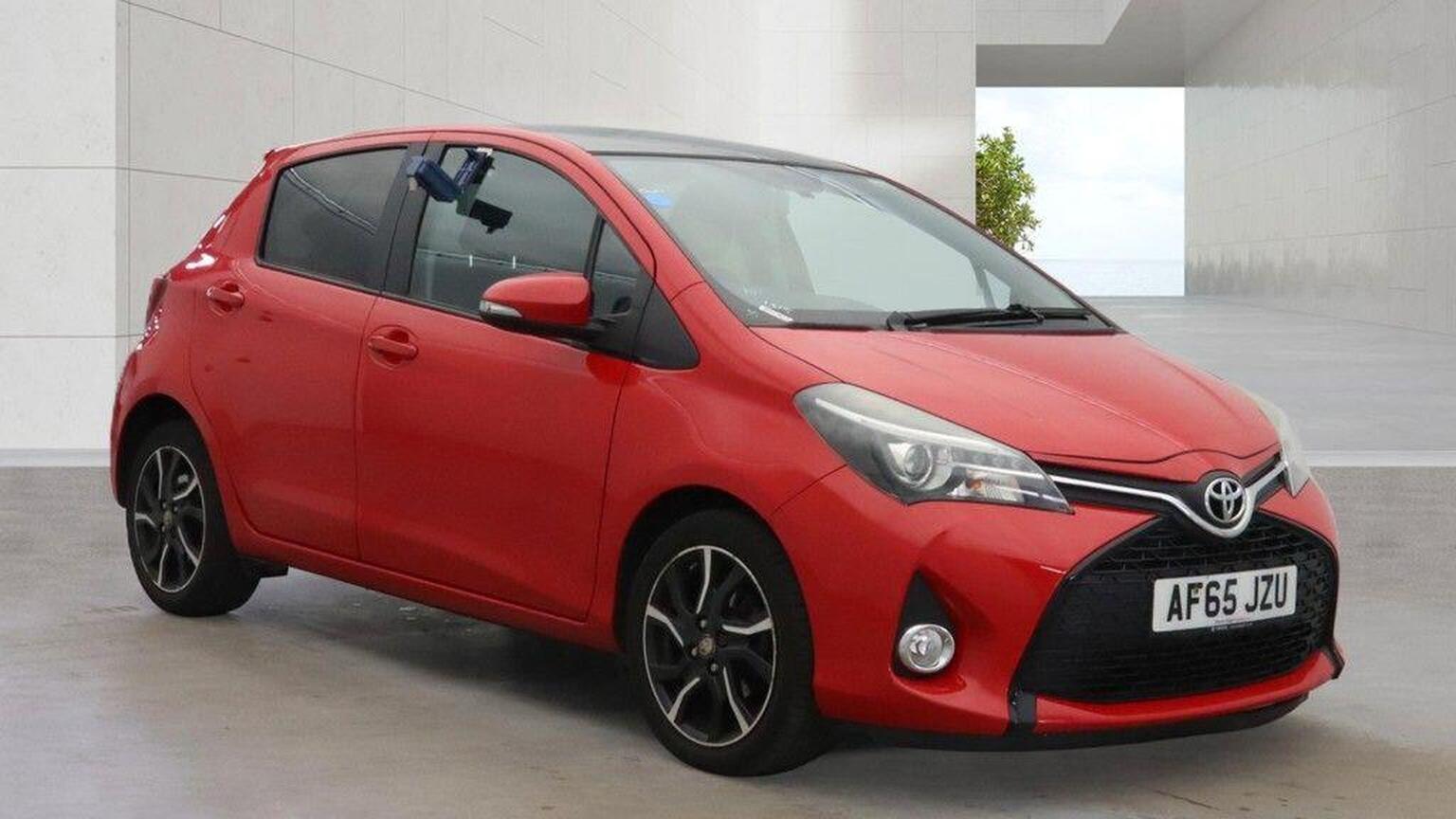 2015 Toyota YARIS 1.33 Dual VVT-i Sport Multidrive S Euro 5 5dr Euro 5, exterior view 2