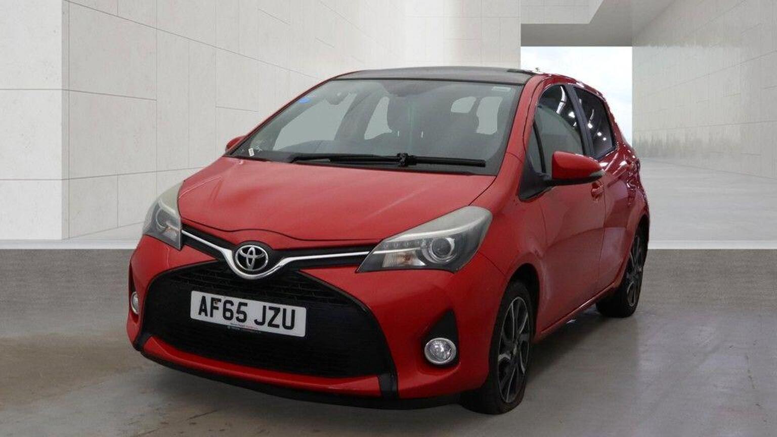 2015 Toyota YARIS 1.33 Dual VVT-i Sport Multidrive S Euro 5 5dr Euro 5, exterior view 3