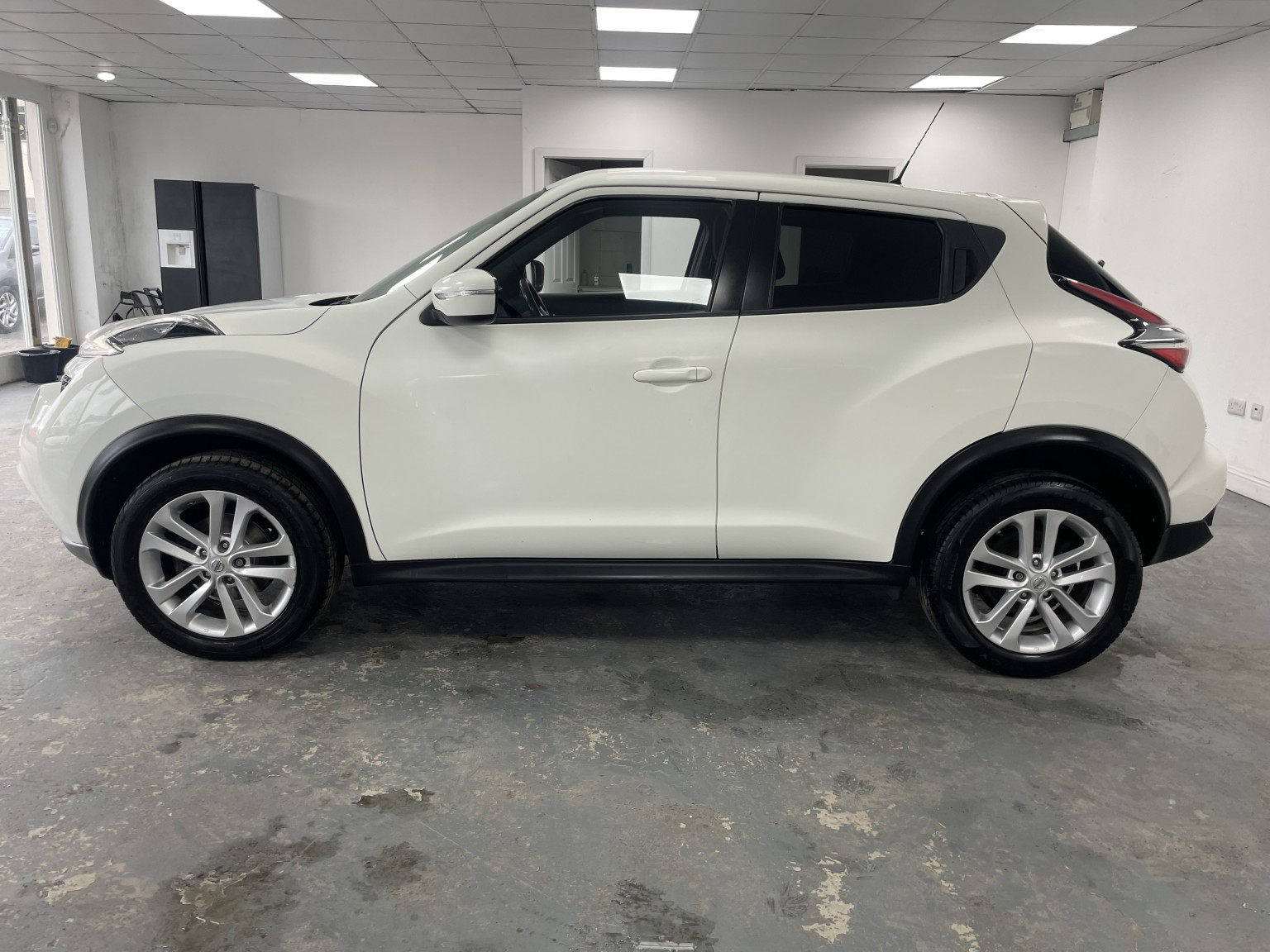 2015 Nissan JUKE 1.2 DIG-T Acenta Premium, exterior view 4