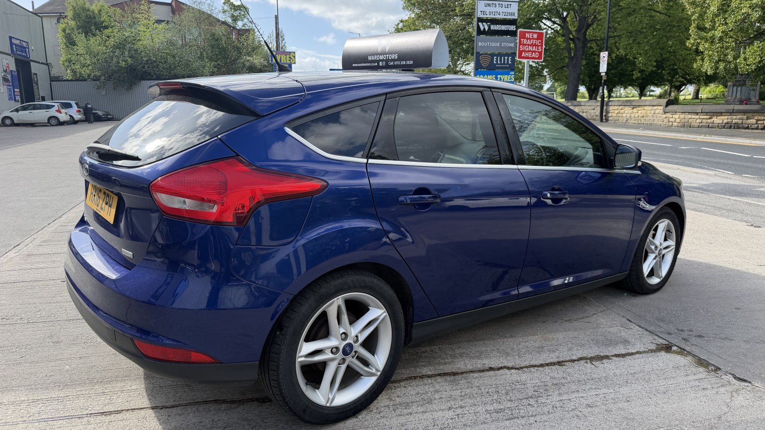 2016 Ford FOCUS 1.0 T EcoBoost Zetec Blue 5dr LOWTAX+SATNAV+10 STAMPS, exterior view 4