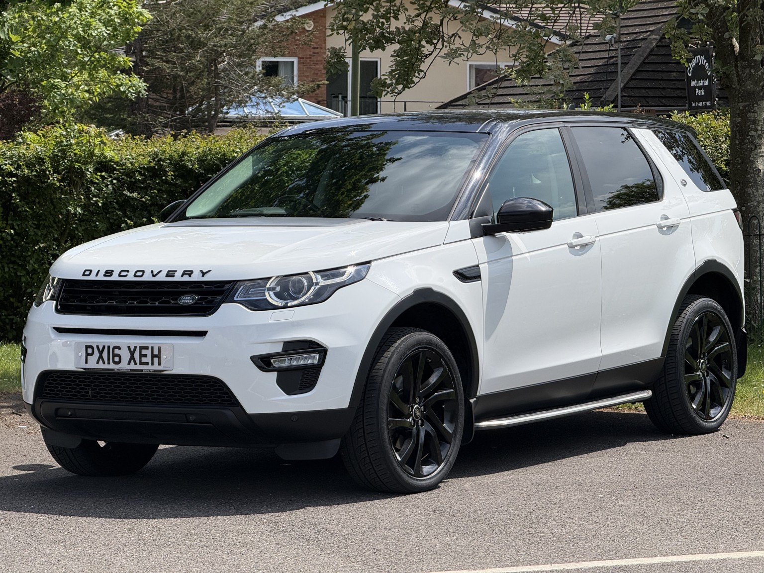2016 Land Rover DISCOVERY SPORT 2.0 TD4 HSE Black, exterior view 3