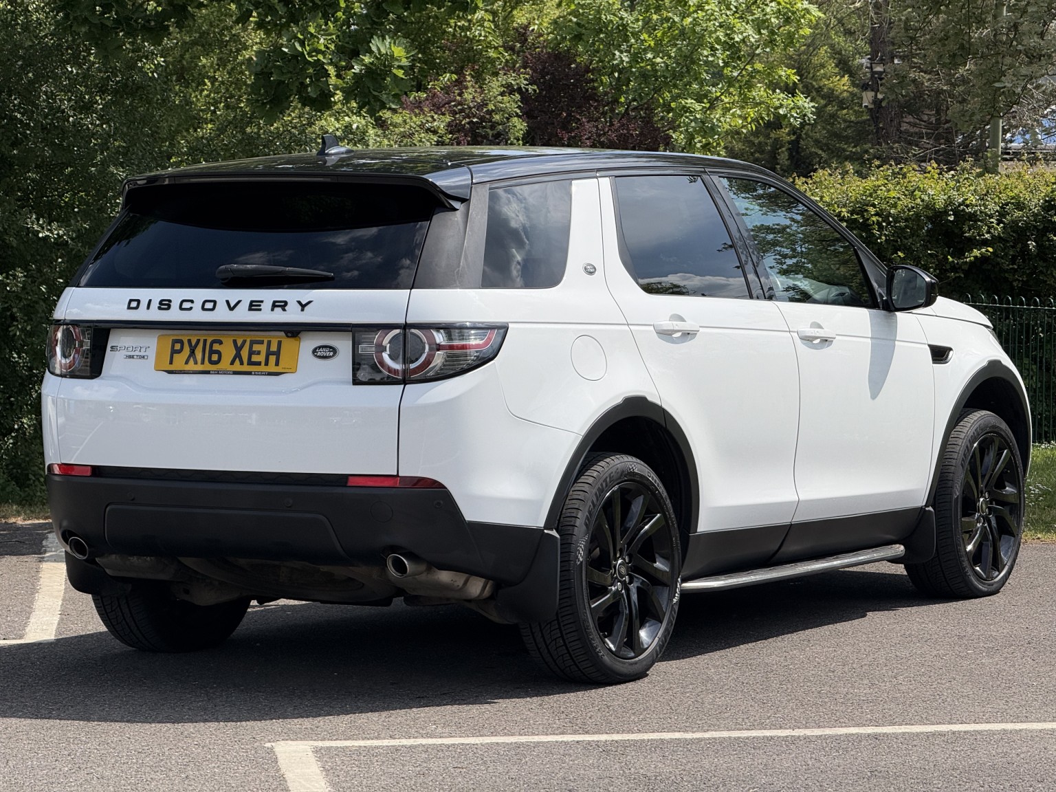 2016 Land Rover DISCOVERY SPORT 2.0 TD4 HSE Black, exterior view 4