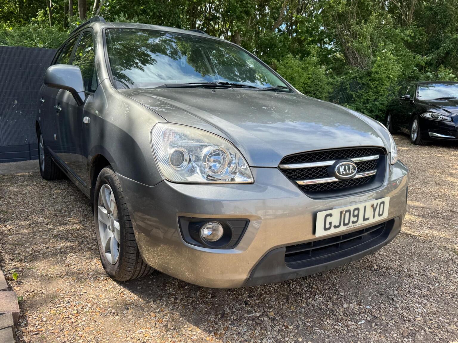 2009 Kia CARENS 2.0 CRDi GS 5dr, exterior view 4