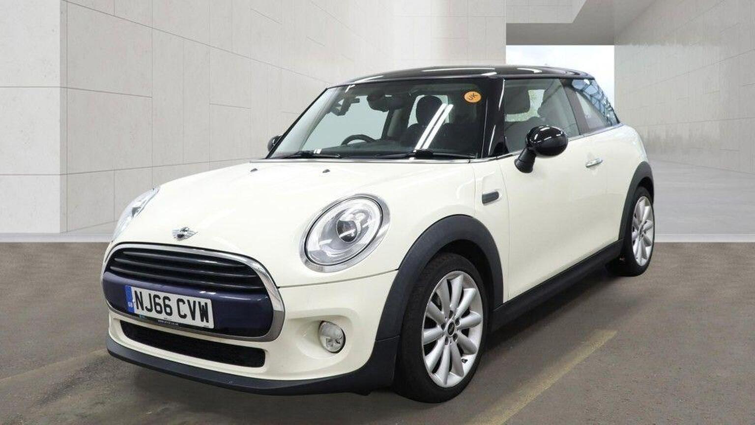 2016 MINI HATCH 1.5 Cooper Euro 6 (s/s) 3dr, exterior view 2