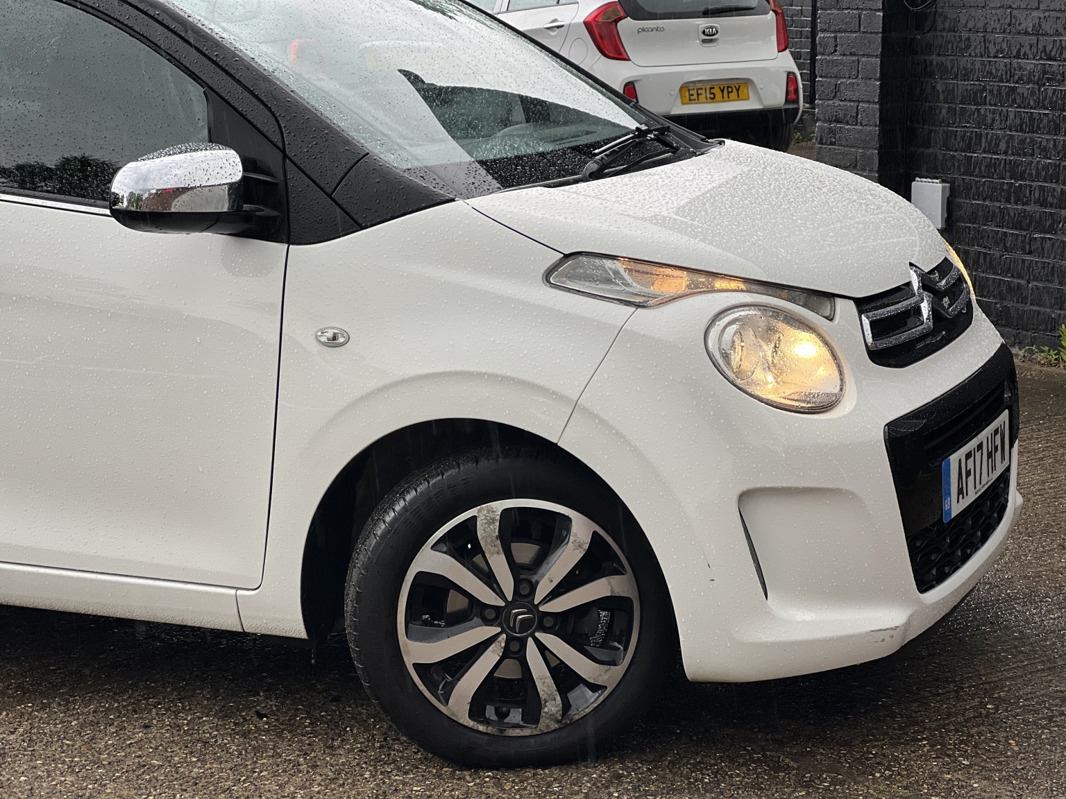 2017 Citroen C1 1.2 PureTech Flair, exterior view 4