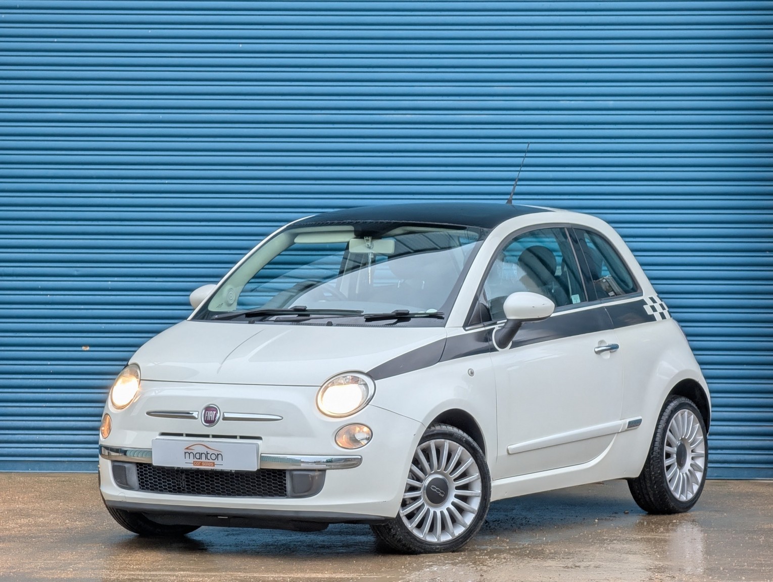 2011 FIAT 500 1.2 Lounge 2011 Automatic Panoramic Sunroof 29,000 Miles 1 Elderly Lady Owner Full Service History