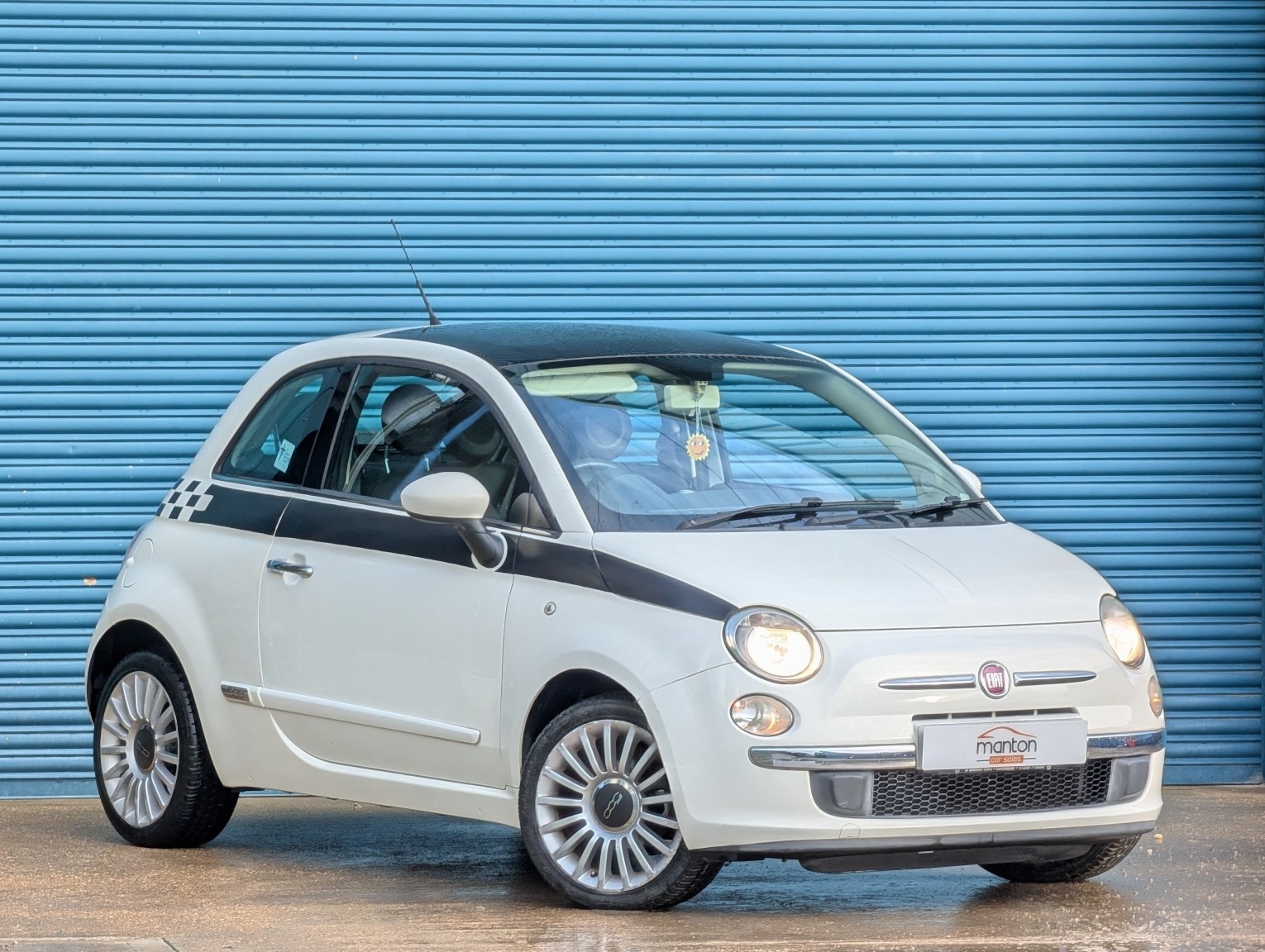 2011 Fiat 500 1.2 Lounge 2011 Automatic Panoramic Sunroof 29,000 Miles 1 Elderly Lady Owner Full Service History, exterior view 2