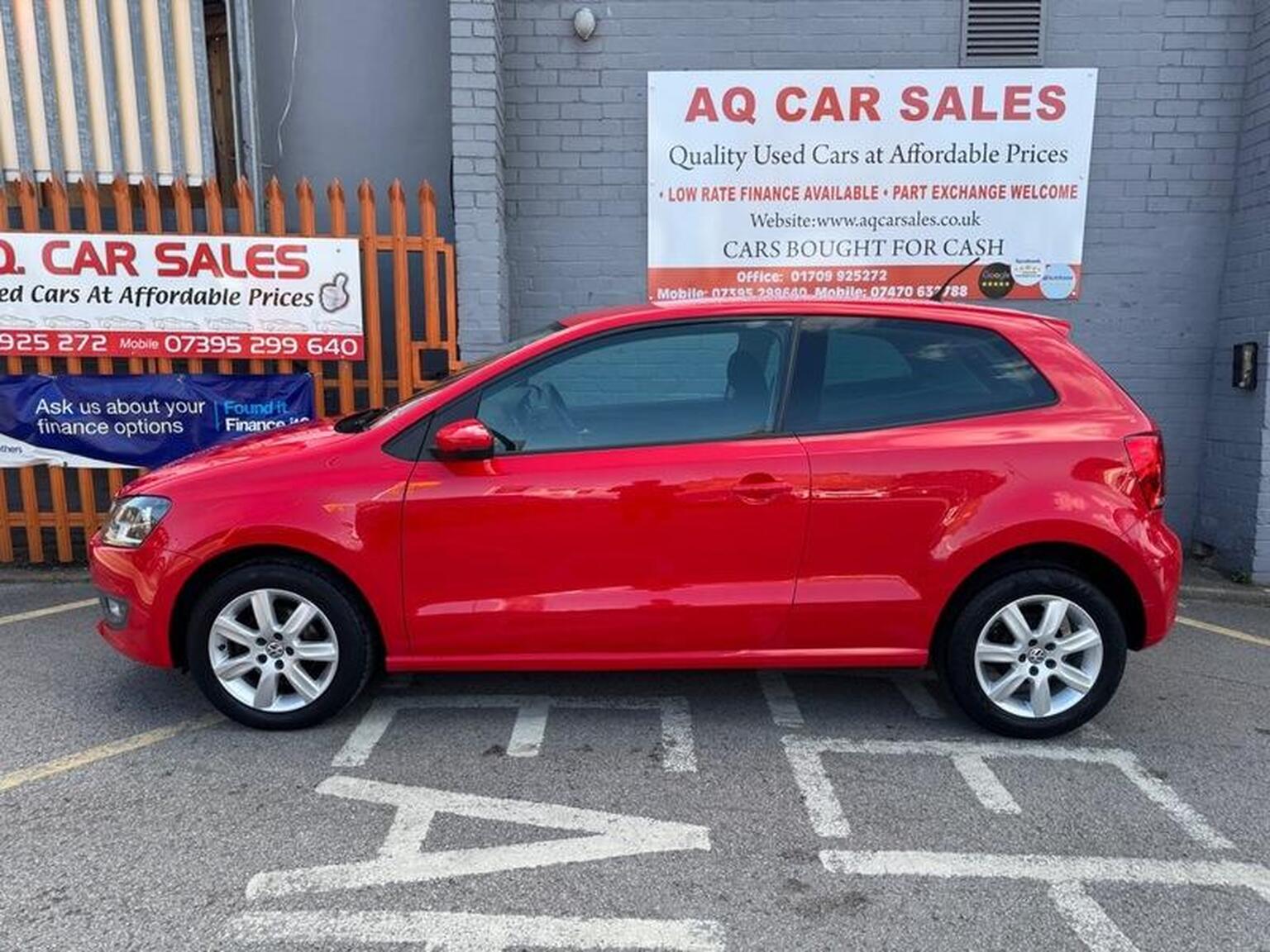 2014 Volkswagen POLO 1.2 Match Edition Euro 5 3dr, exterior view 4