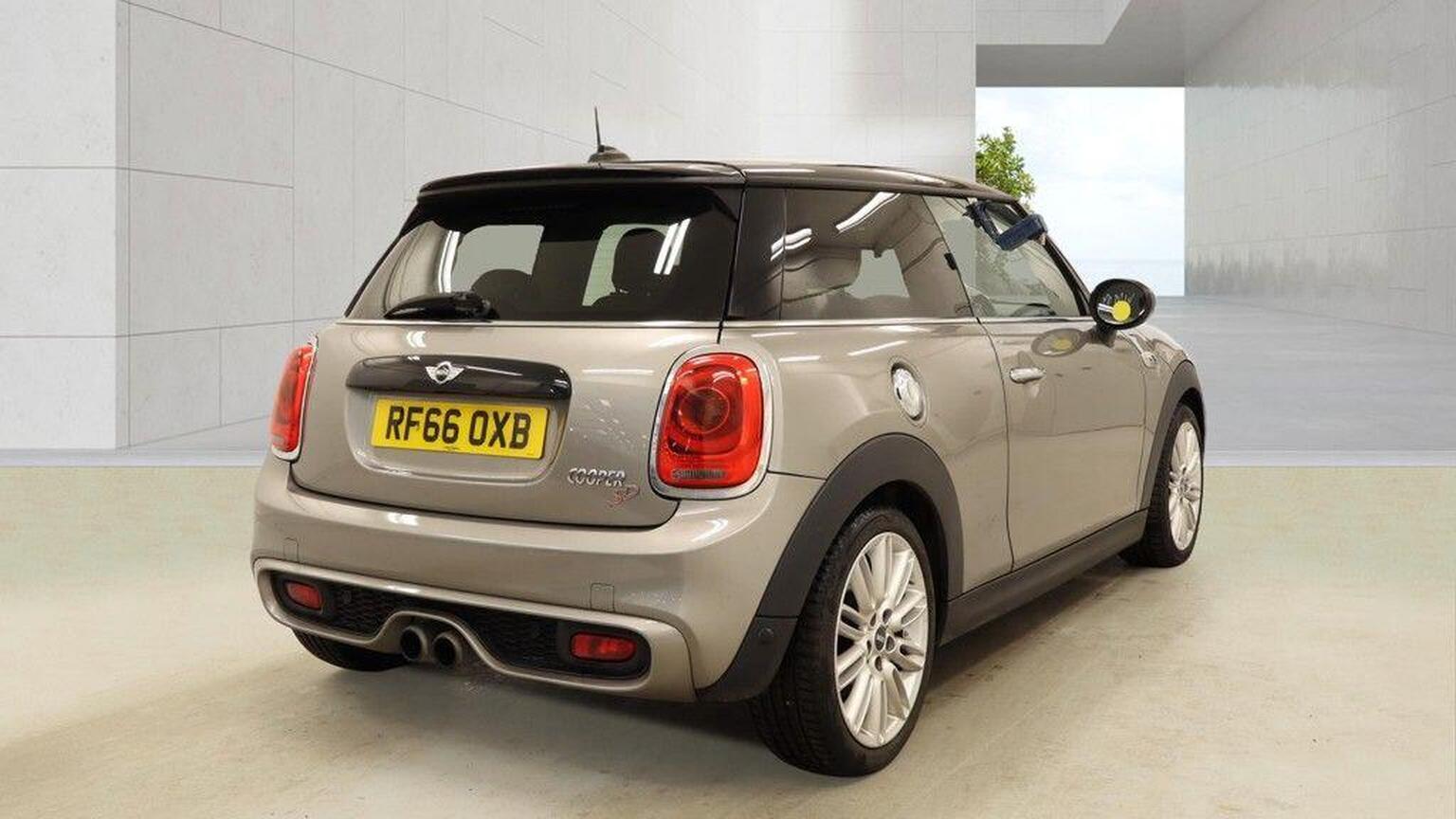 2016 MINI HATCH 2.0 Cooper SD Auto 6Spd Euro 6 (s/s) 3dr, exterior view 4