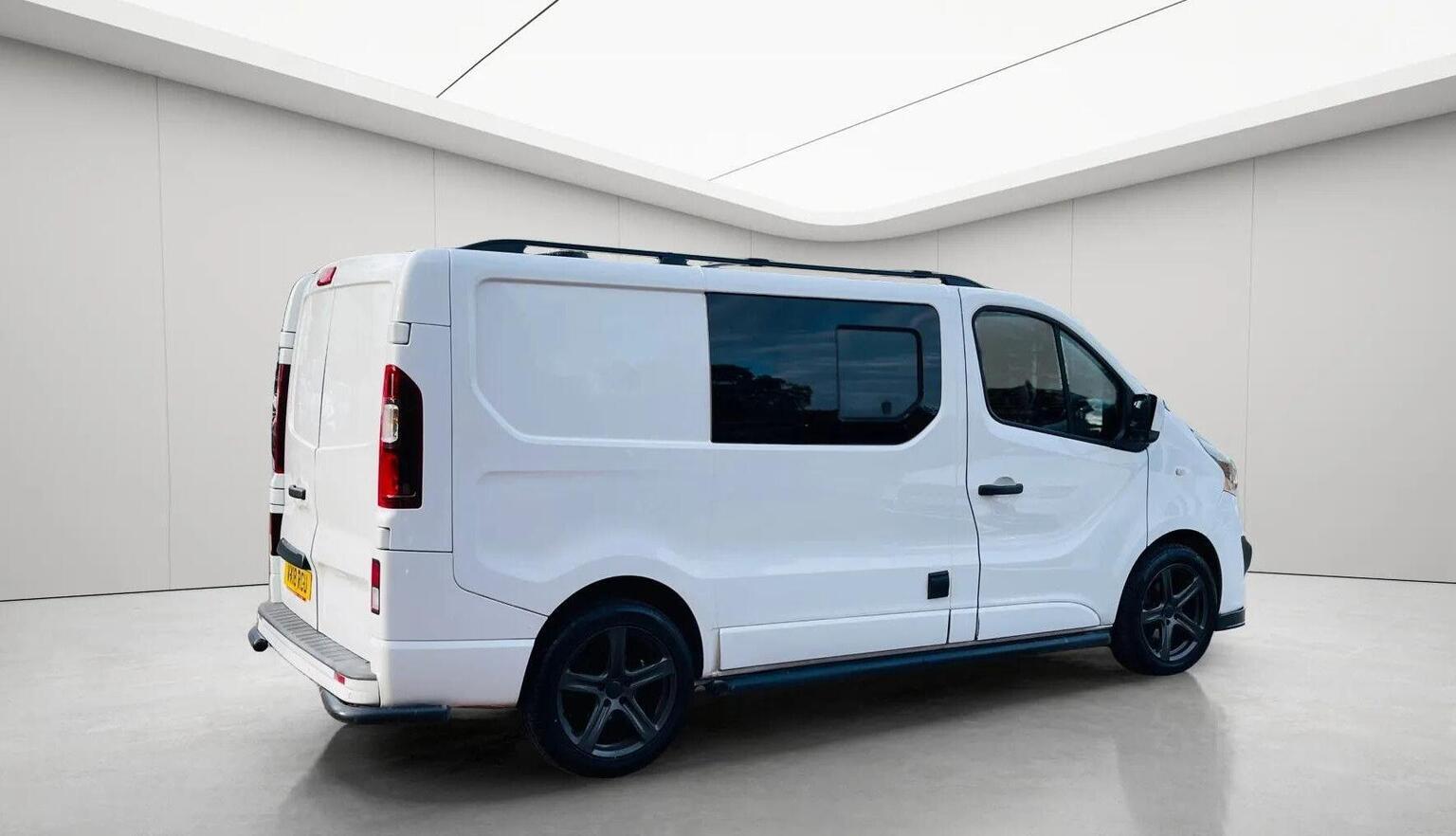 2018 Vauxhall VIVARO 1.6 CDTi 2900 Sportive L1 H1 Euro 6 5dr, exterior view 4