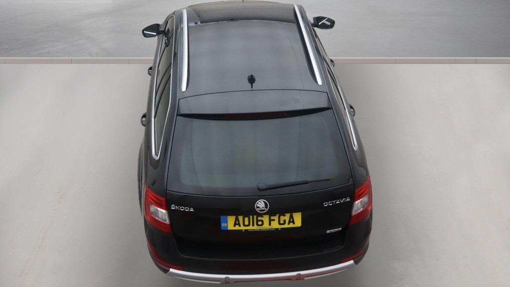 2016 Skoda OCTAVIA 2.0 TDI Scout, exterior view 4