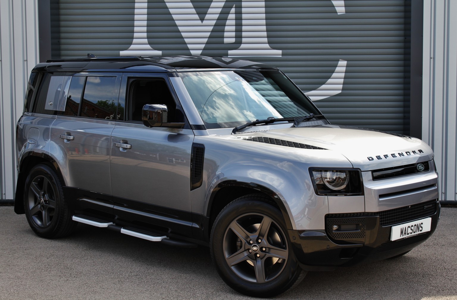 2022 Land Rover DEFENDER 110 3.0 D250 MHEV X-Dynamic SE, exterior view 2