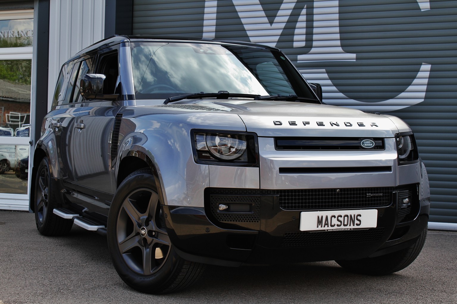 2022 Land Rover DEFENDER 110 3.0 D250 MHEV X-Dynamic SE, exterior view 4