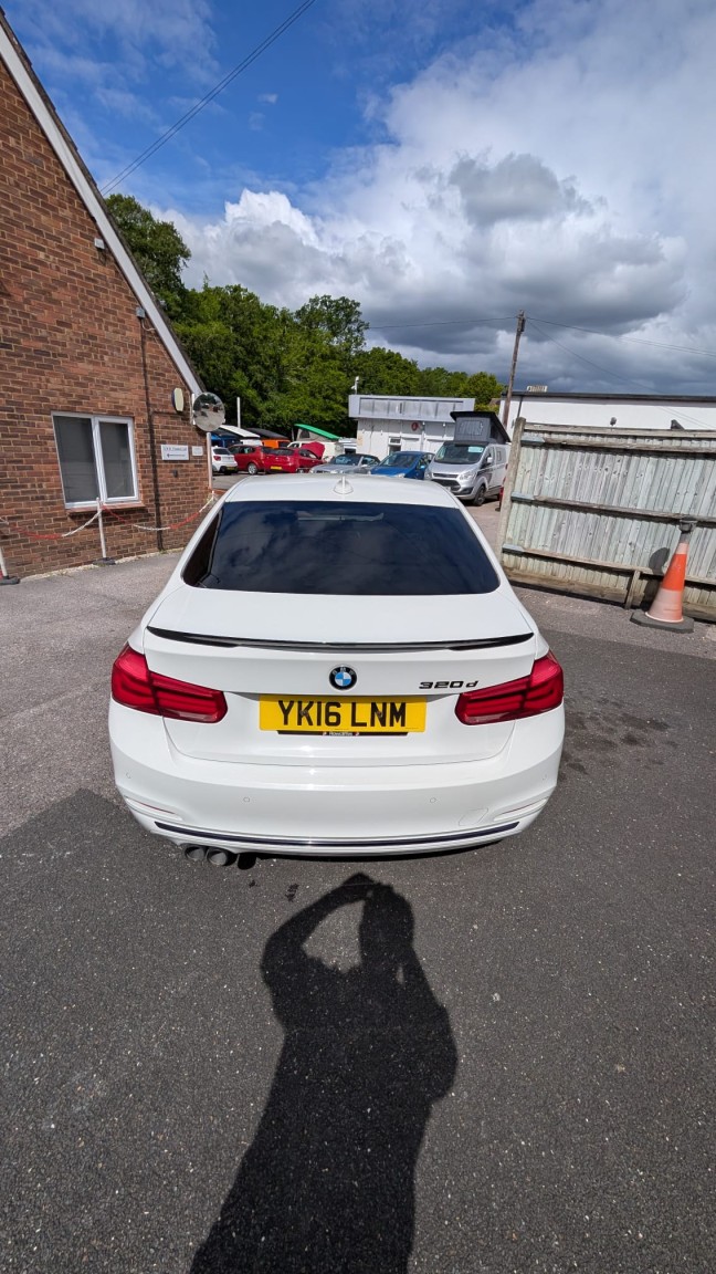 2016 BMW 3 SERIES 2.0 320d ED Sport Saloon, exterior view 2