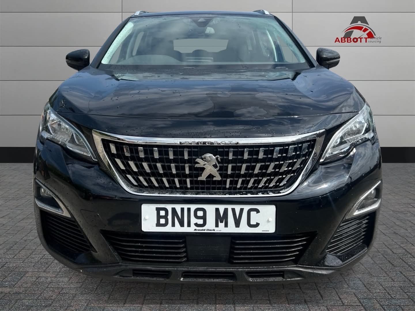 2019 Peugeot 3008 1.5 BlueHDi Active, exterior view 2